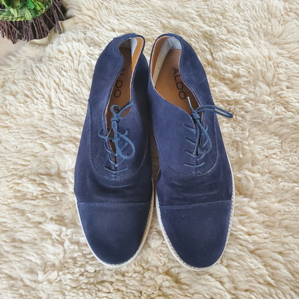 EUC Aldo navy suede sz 9.5 lace‎ up oxfords